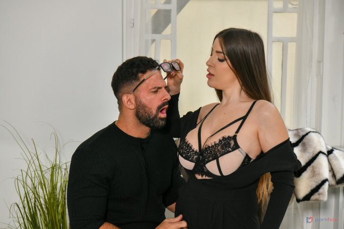 Marica Chanelle seduces Lorenzo with her body — Marica Chanelle, David Perry & Lorenzo Viota #4